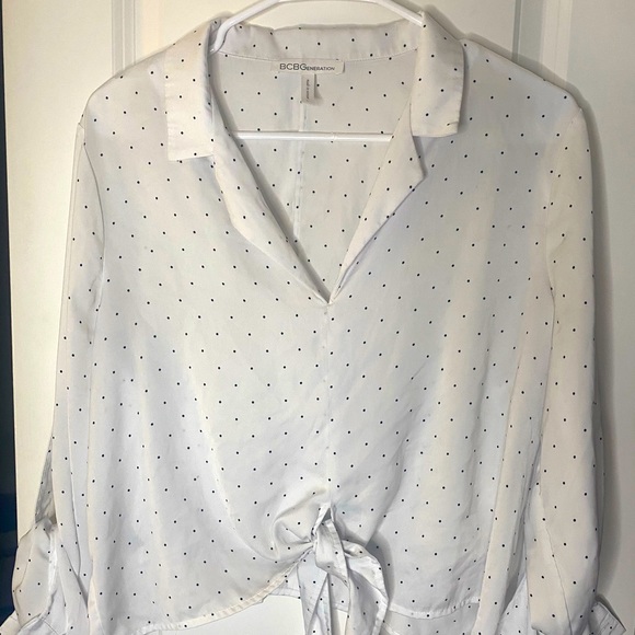 BCBGeneration front tie blouse in size L! - Picture 2 of 5